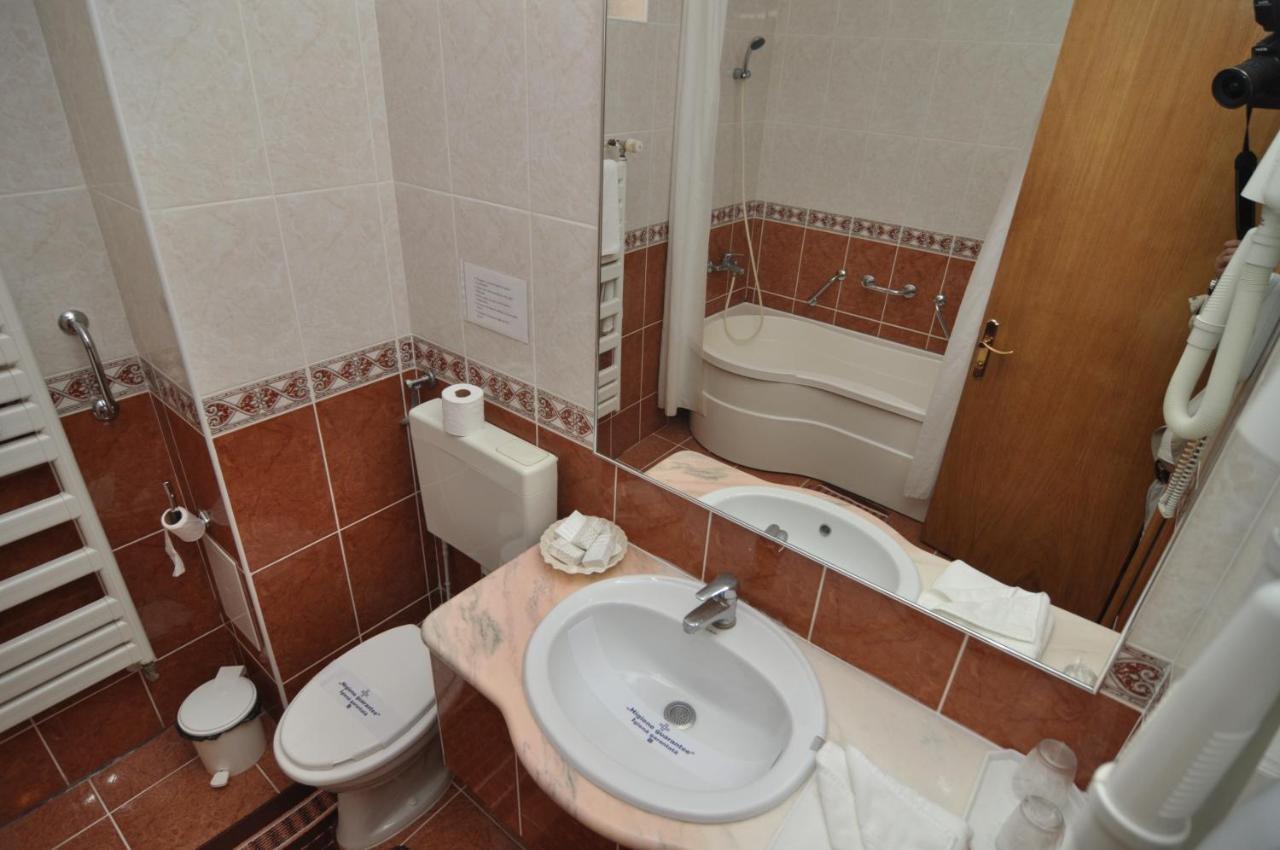 Dali Hotel Нептун Экстерьер фото
