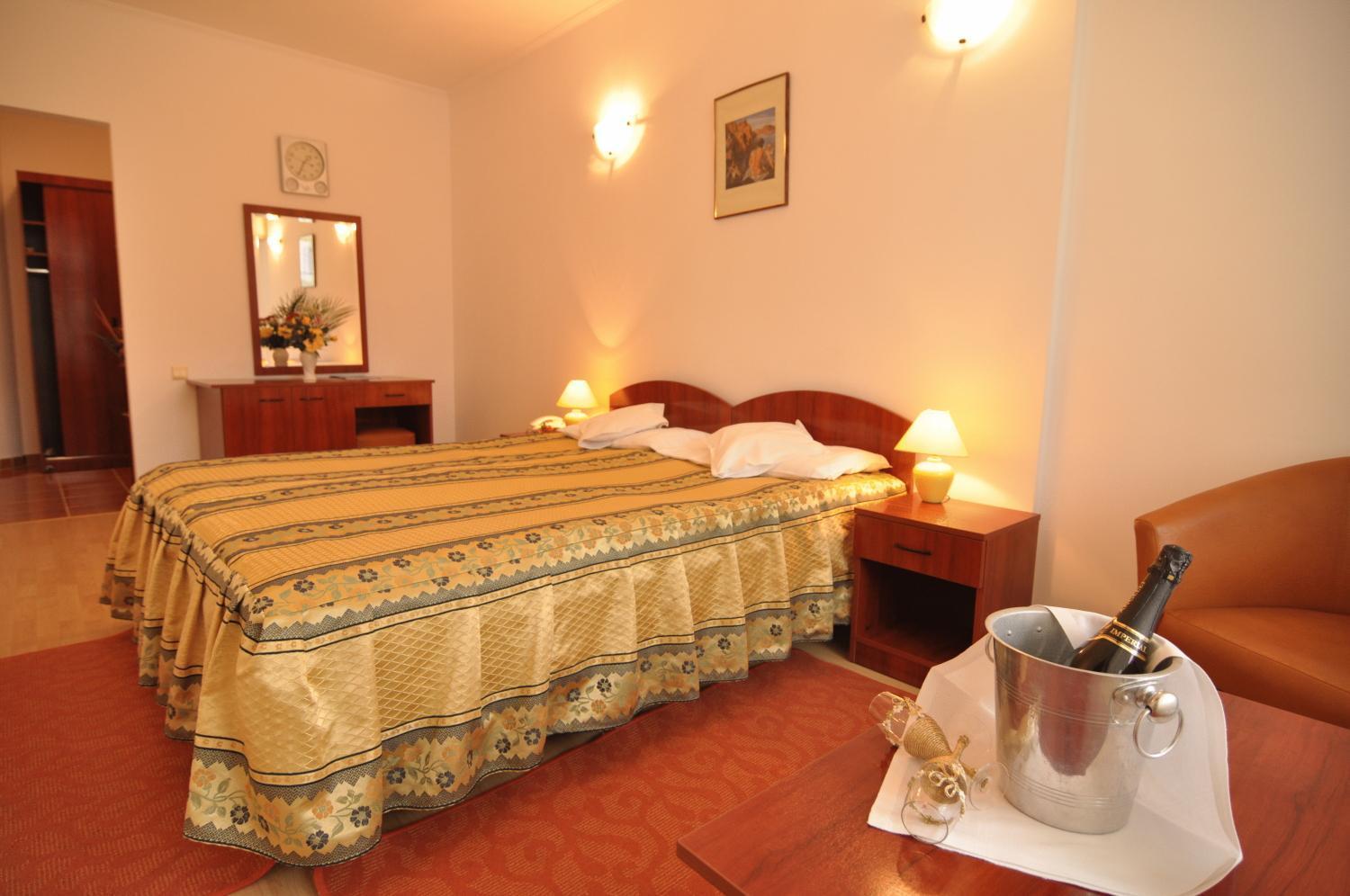 Dali Hotel Нептун Экстерьер фото