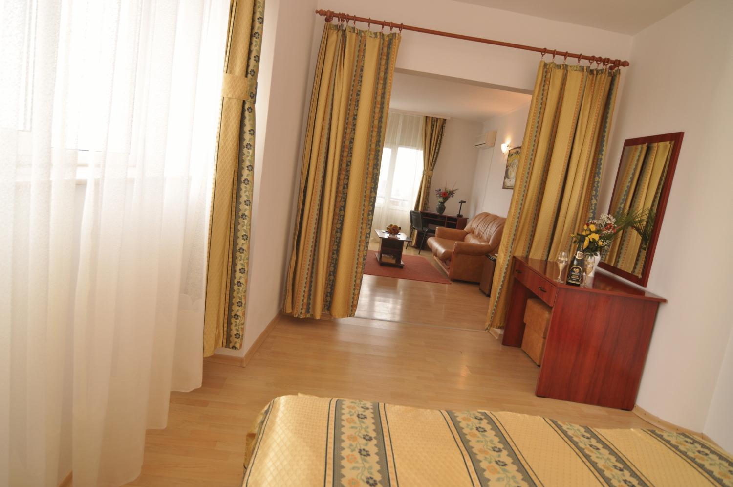 Dali Hotel Нептун Экстерьер фото