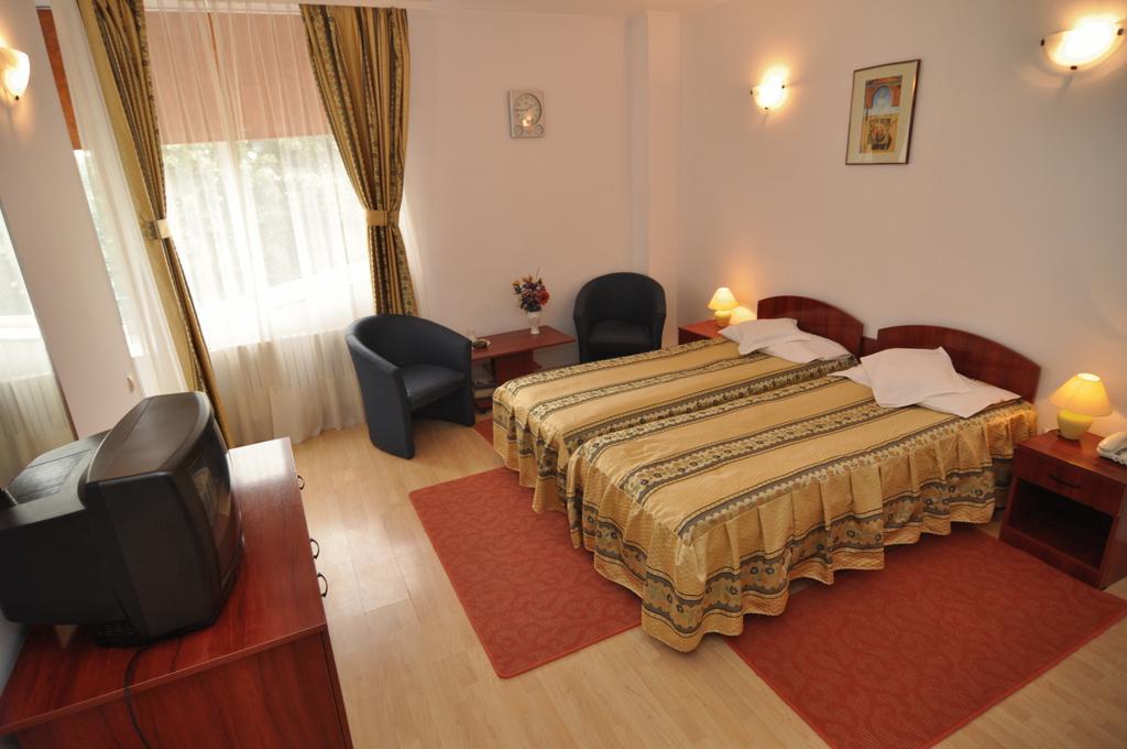 Dali Hotel Нептун Экстерьер фото